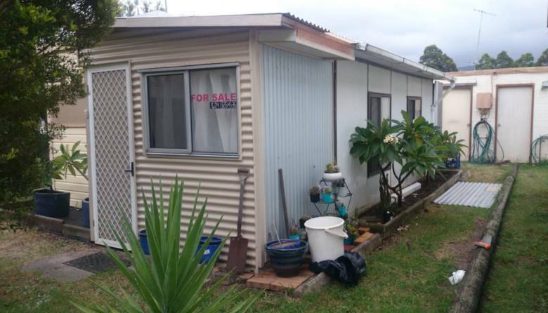 STUDIO LIVING: One bedroom portable home at Figtree for a mere $75,000, minus land. Owner wants to sell urgently as moving to Darwin. Picture: Gumtree