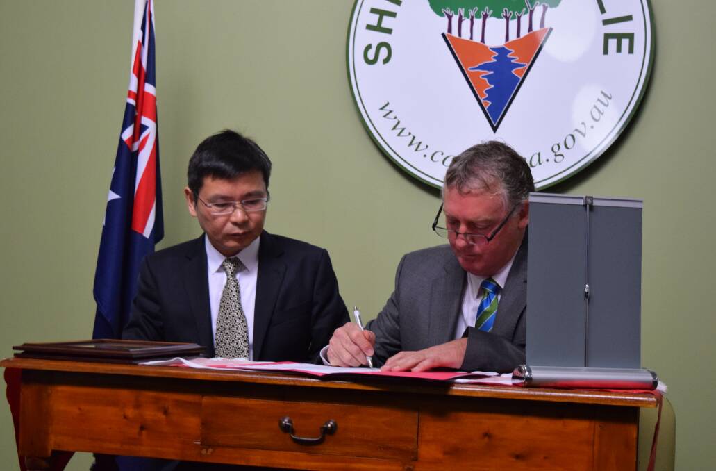 Shire President Wayne Sanford signed the memorandum. 