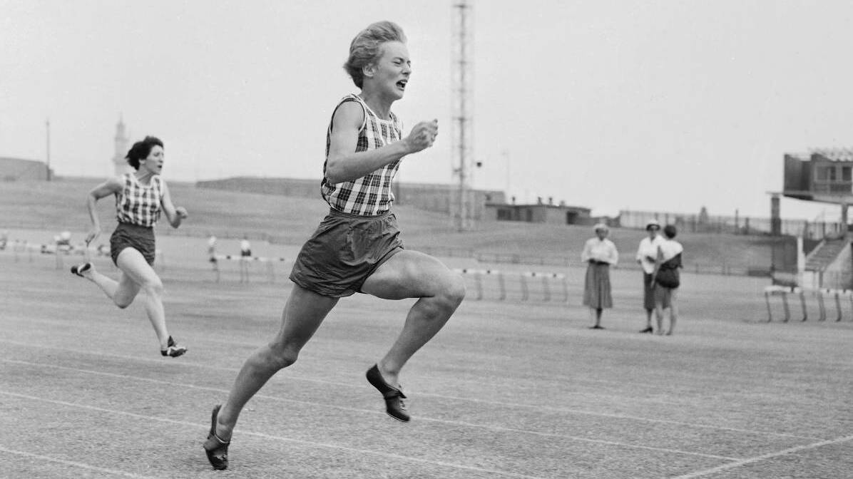 Golden girl: Betty Cuthbert in action during a race in Sydney on December 7, 1957. Photo: R L STEWART