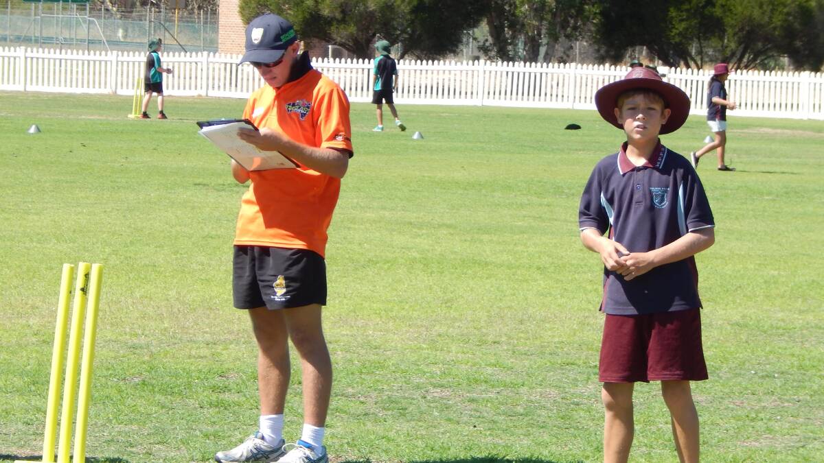 WA and Australian representative cricketer Tom Moody and Western Warriors visited Collie for a carnival involving local schools.