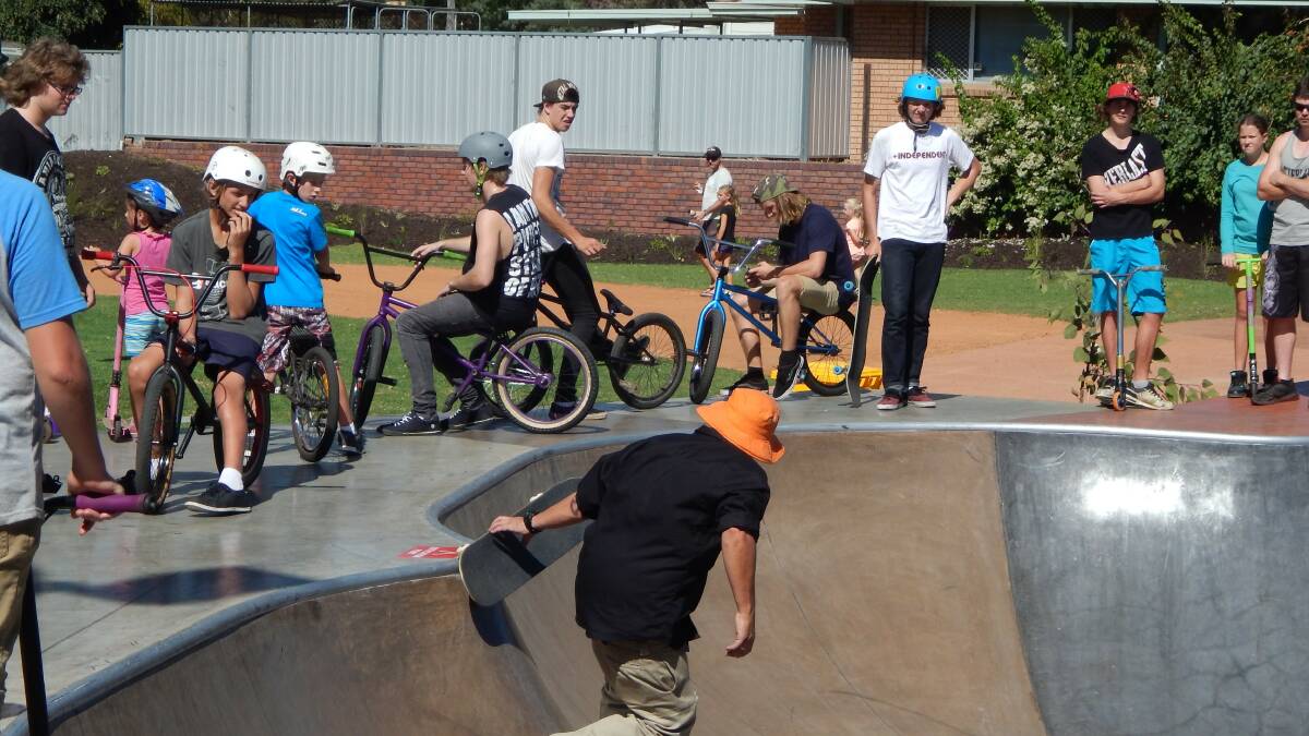 Hundreds turned out for Sunday's official opening of the new Collie skate park.