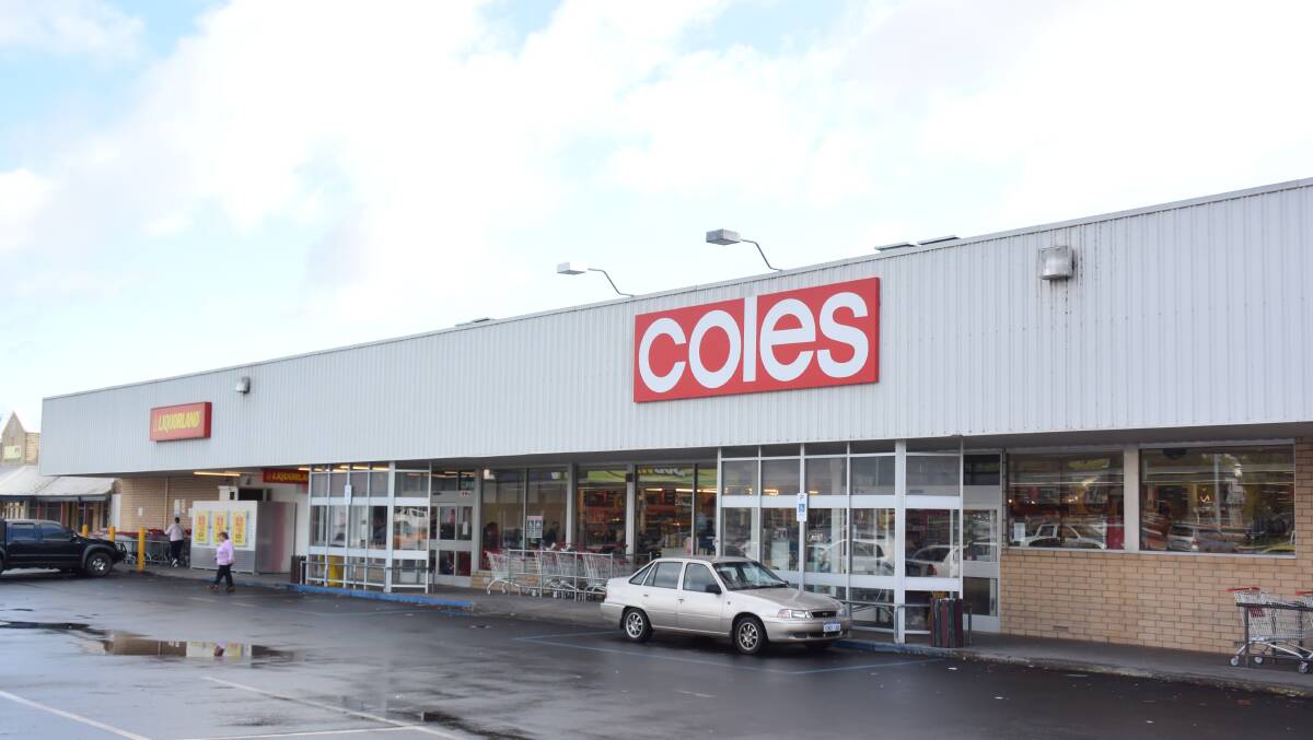 Duo to mark 25 years at Coles