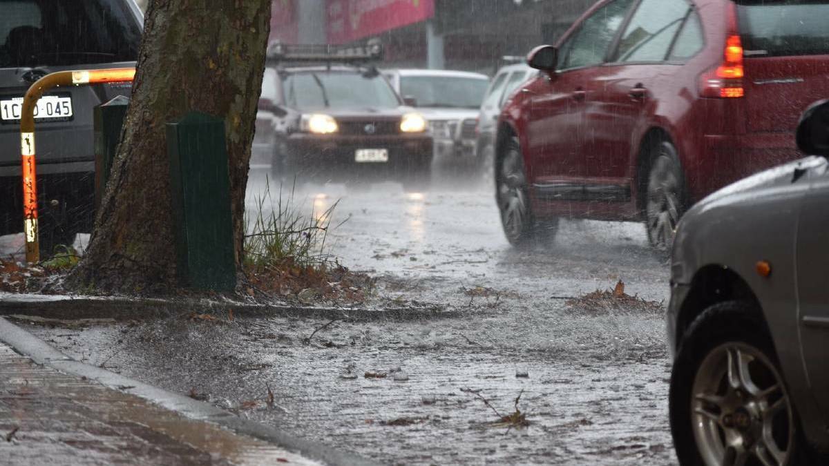 Storms to bring heavy rain and hail to the South West