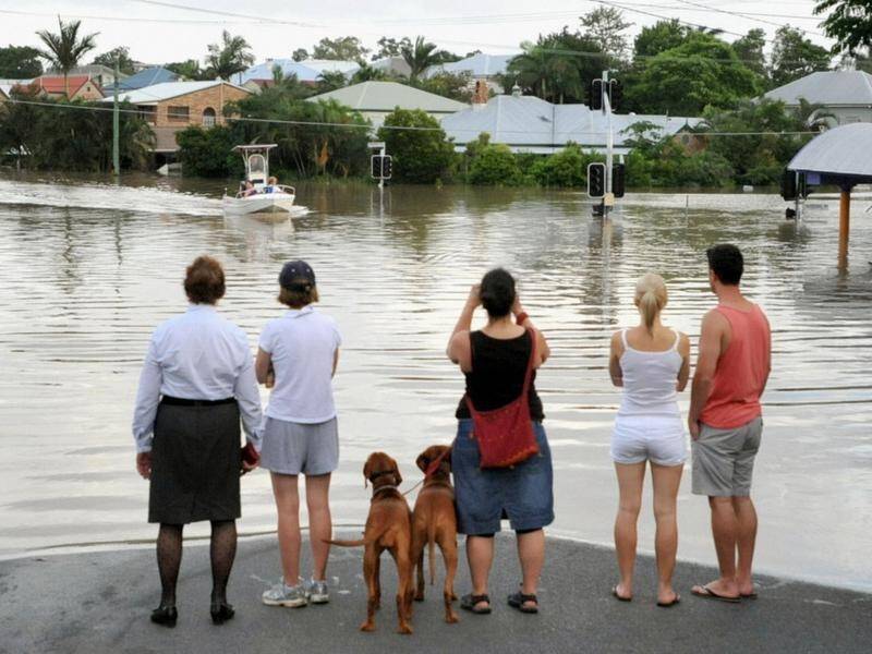 The Queensland government has decided to put an end to costly litigation over the 2011 floods.