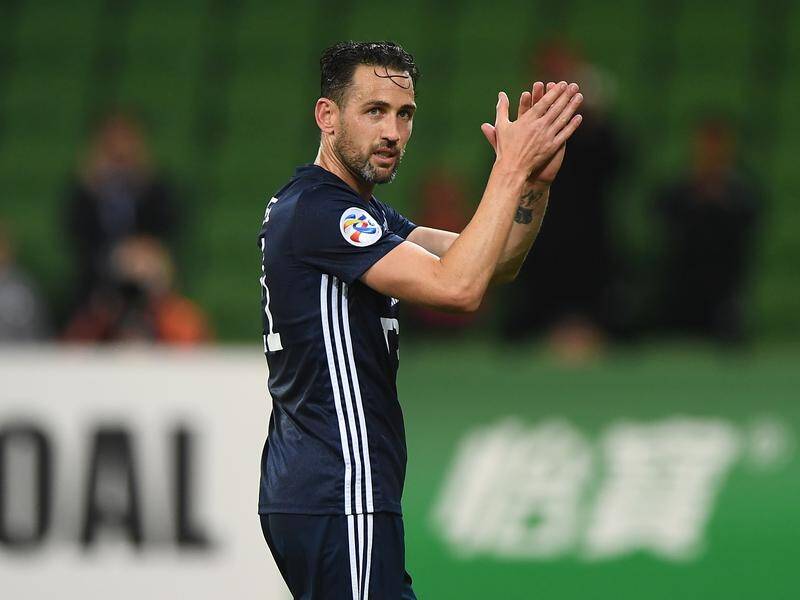 Carl Valeri ackowledges the crowd after his final game for Melbourne Victory.